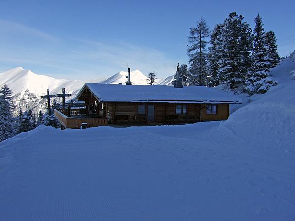 Die Graukogelhütte im Winter