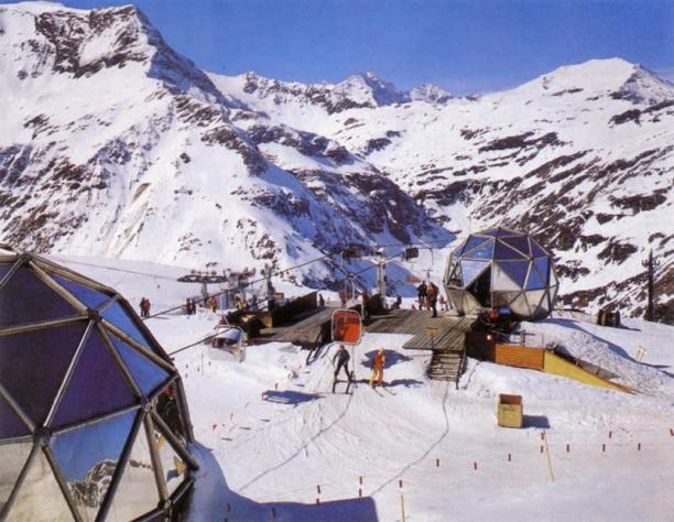 Auch an der Mittelstation fand man die markanten Kuppeln.