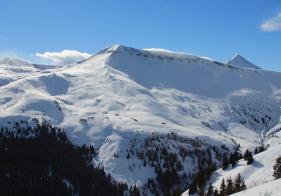Blick von der gegenüberliegenden Hangseite auf die Gadaunerer Hochalmen.