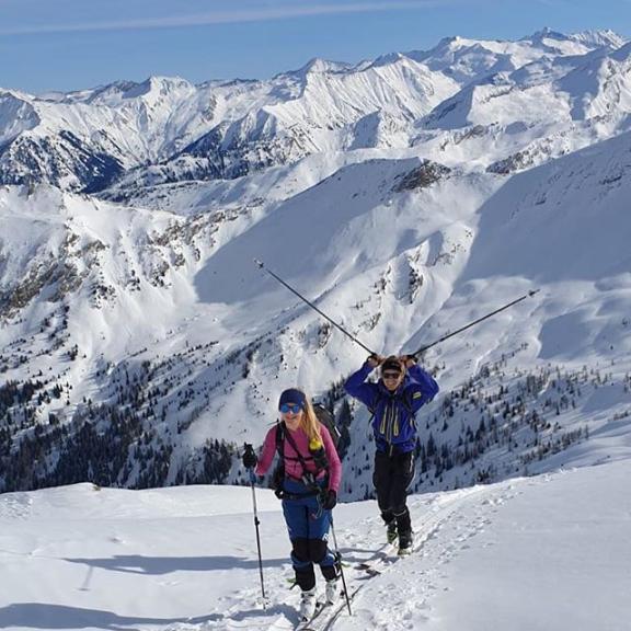 Perfect day 😎 #Gamskarkogel .
.
.
#skimo #sunny #happy #enjoy #nature #mountains #snow #powder #earnyourturns #fixundfertig #Gastein #Hüttschlag  #upandup #austria