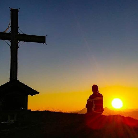 Ich kann es kaum erwarten wieder die Berge zu erklimmen *mountainlove* 😍
#gamskarkogel #hiking #sunset #adventure #sport #power #motivation #nature #memories #summer #austria #home #mountains #love #photooftheday #enjoy #life #world #landscape #amazing #goodnight #beautiful #happy #hiking_my_life #toms_week #roampassion @fotoalbum_salzburg