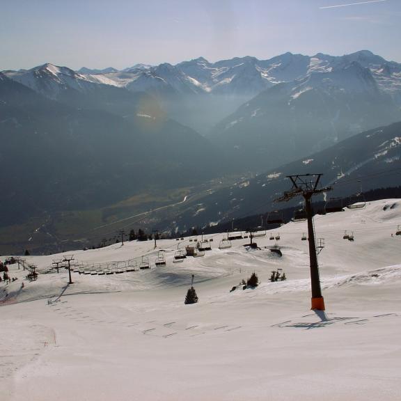 Im Tal grüßt der Frühling, aber am Berg regiert noch der Winter.